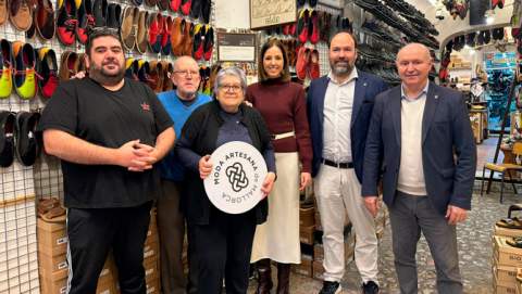 El Consell de Mallorca entrega el sello de garantía de Moda Artesana de Mallorca a los artesanos de la marca