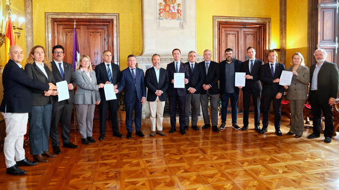 El presidente del Consell de Mallorca acuerda una iniciativa conjunta con senadores, diputados y consejeros para reclamar en Madrid un nuevo convenio de carreteras de 350 millones