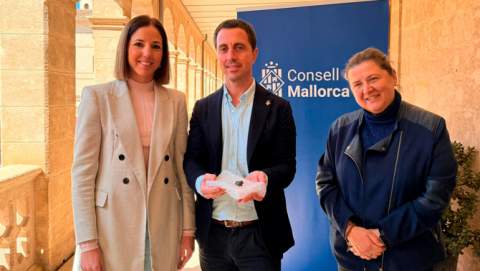 El Consell de Mallorca incorpora a su patrimonio un excepcional «cap de bou» en miniatura descubierto gracias a la colaboración ciudadana