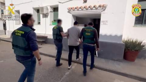 Detenidos dos huidos de la justicia reclamados a nivel internacional en Málaga y Badajoz