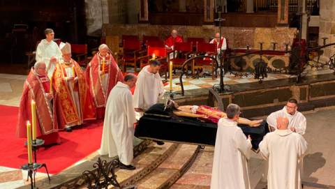 La Catedral acull la celebració de la Passió del Senyor i el tradicional Davallament de la Creu