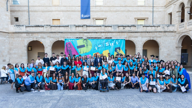 ADEMA FP gradúa a más de 100 estudiantes en una promoción marcada por la práctica, la excelencia y la alta empleabilidad