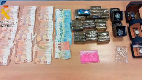 La Guardia Civil y la Policía Local de Calviá detienen a tres personas por un delito de tráfico  de drogas