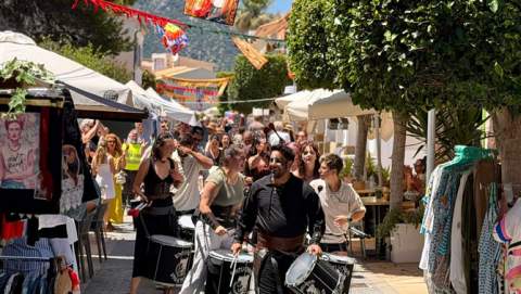 Sant Elm acoge una nueva edición de “Tasta Sant Elm” con una gran participación de vecinos y visitantes