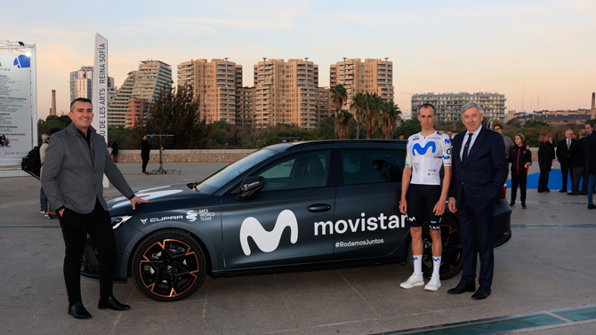 Movistar Team presenta su nuevo maillot para el Tour de Francia: un homenaje a Barcelona, Gaudí y la Sagrada Familia