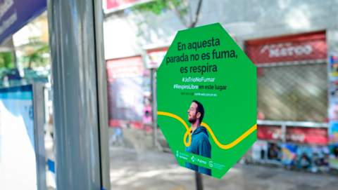 Las marquesinas de la EMT Palma se suman a la  campaña de promoción de espacios sin humo de la Asociación Española Contra el Cáncer