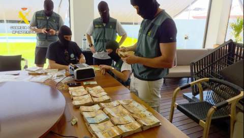 Desarticulada una red que blanqueaba capitales procedentes del narcotráfico con locales de ocio nocturno en Sevilla y Cádiz