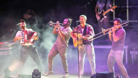 Els Catarres fan vibrar Santanyí en una nit  multitudinària per les Festes de Sant Jaume