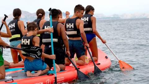 «Acampaesport» ha llegado a 1.650 jóvenes este verano con un amplio programa de actividad acuática