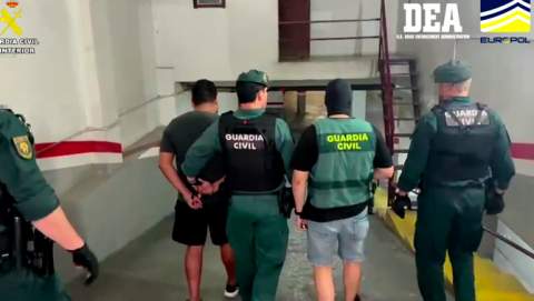 La Guardia Civil detiene al presunto líder y desarticula una red que abastecía de cocaína a otras organizaciones criminales